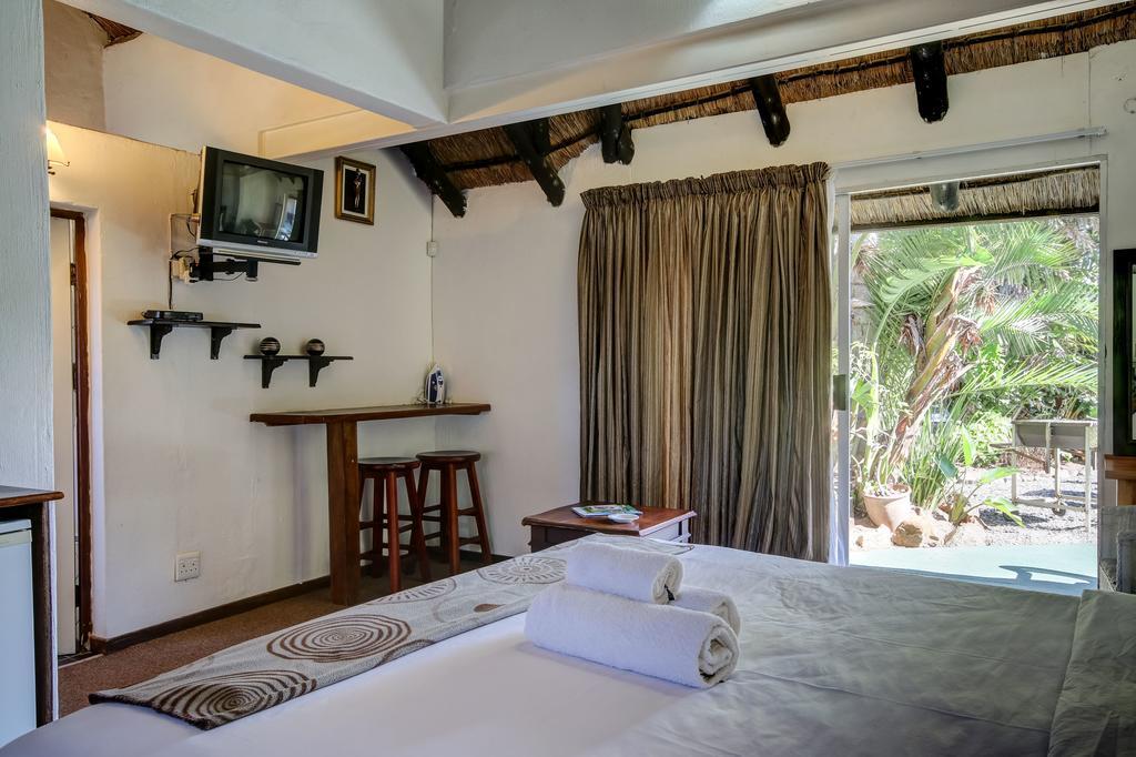 Khaya La Manzi Guest Lodge Гіббердін Екстер'єр фото