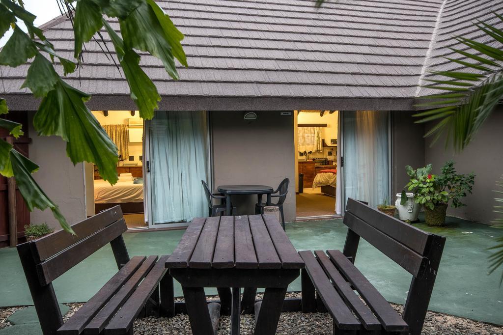 Khaya La Manzi Guest Lodge Гіббердін Екстер'єр фото